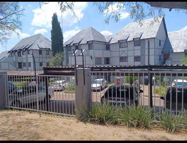2 BEDROOM APARTMENT FOR SALE IN SUNNINGHILL